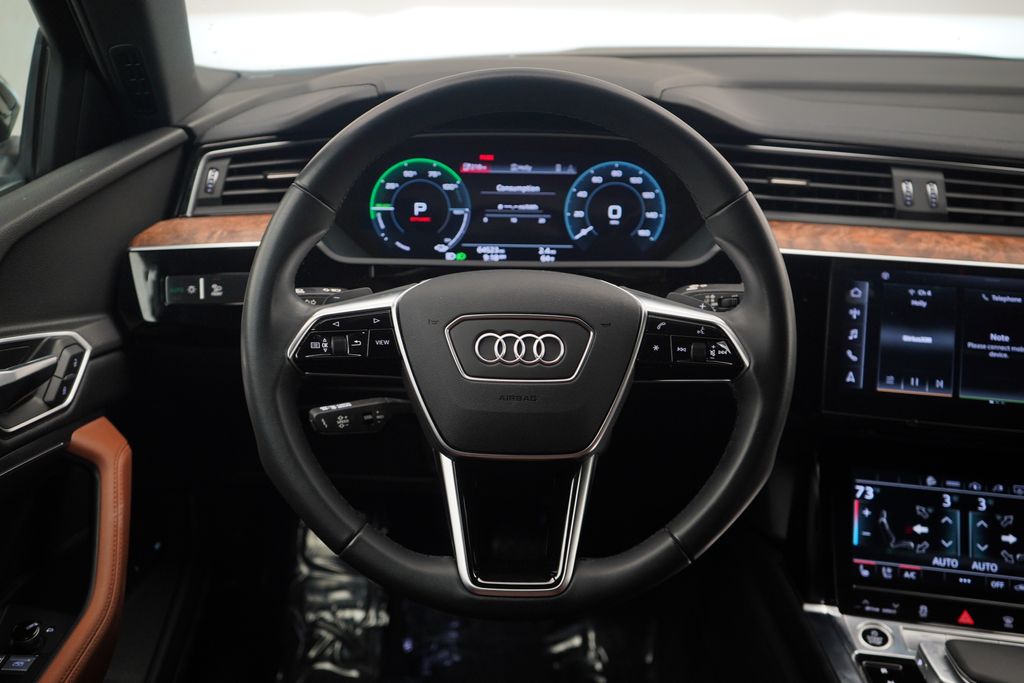 Thumbnail: 2022 Audi e-tron GT - 8