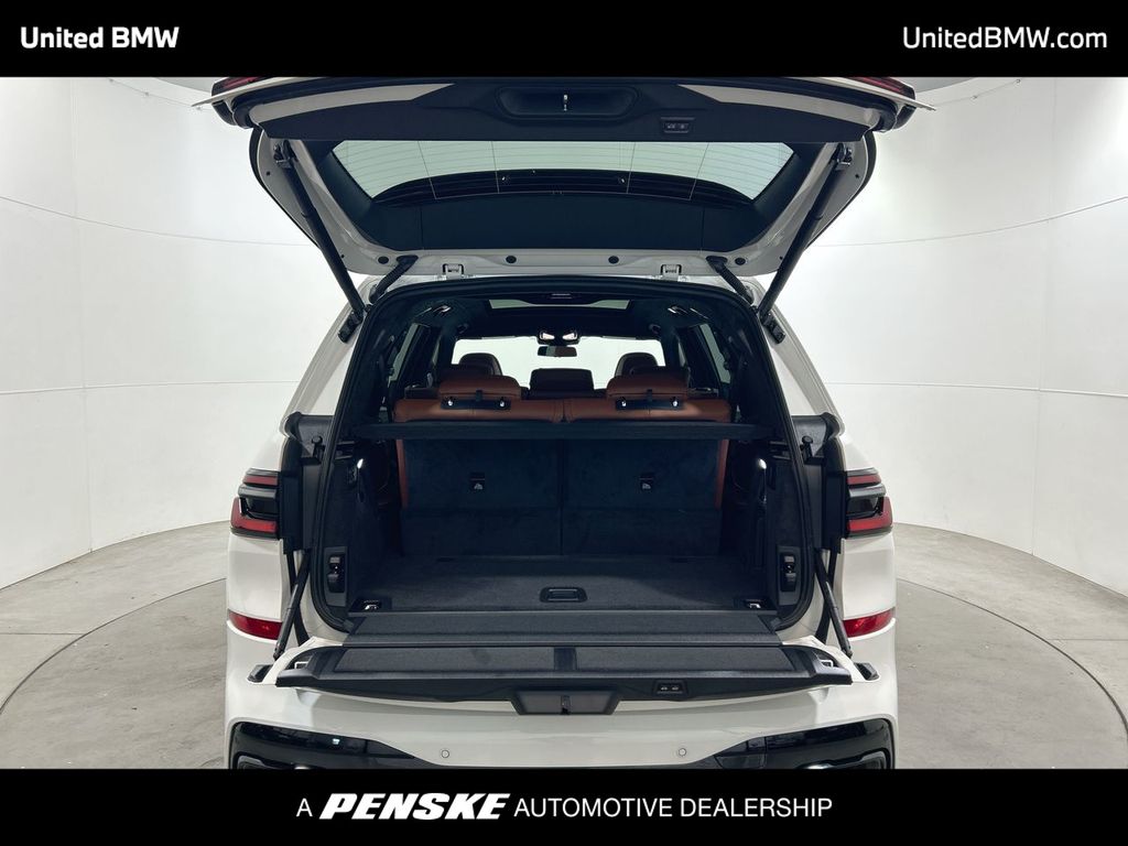 Thumbnail: 2026 BMW X7 - 22