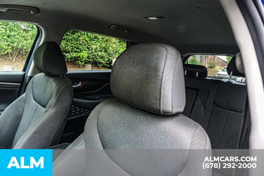 Used 2019 Blue Hyundai SE image 18
