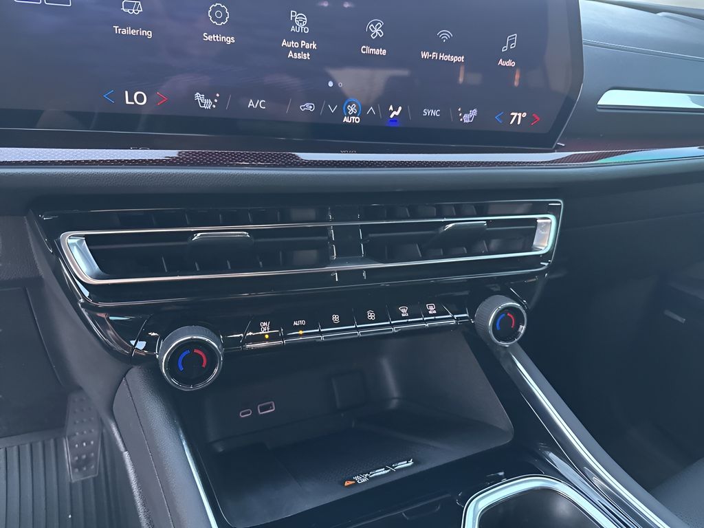 Used Car 2025 Chevrolet Traverse  Z71 For Sale Under $50,000 In Austin, Texas