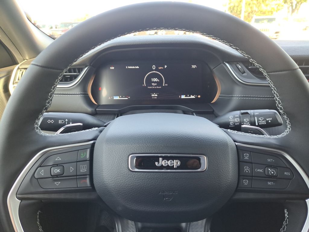 New Car 2025 Jeep Grand Cherokee  Laredo For Sale Under $40,000 In Austin, Texas