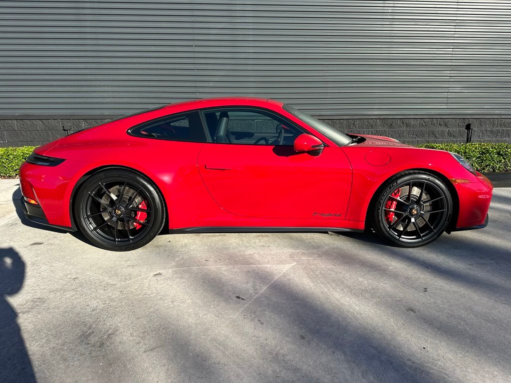 Thumbnail: 2026 Porsche 911 - 10