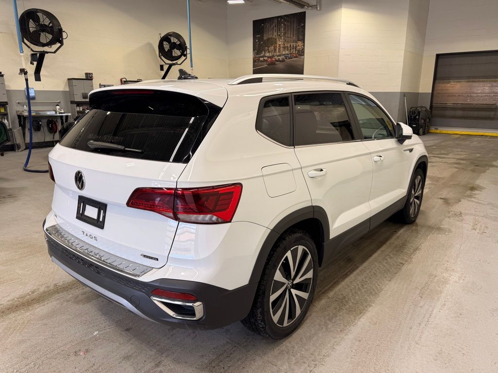 Thumbnail: 2022 Volkswagen Taos - 6