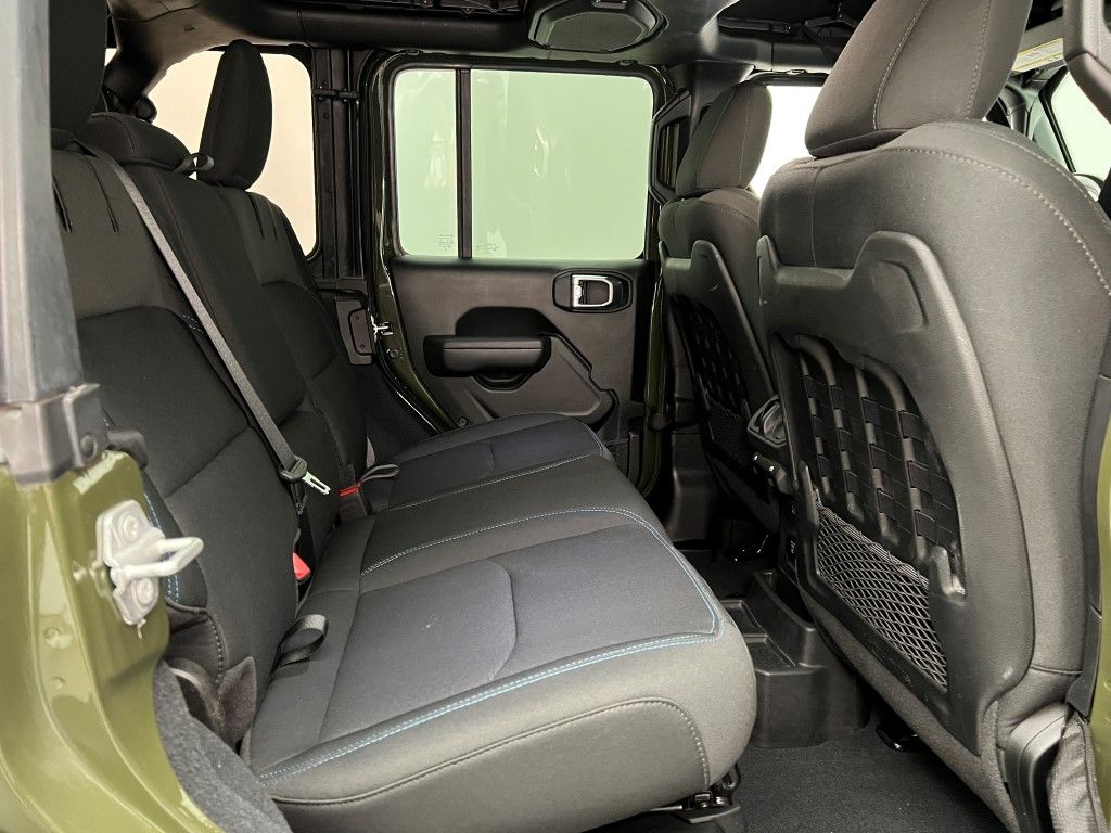 Thumbnail: 2022 Jeep Wrangler - 14