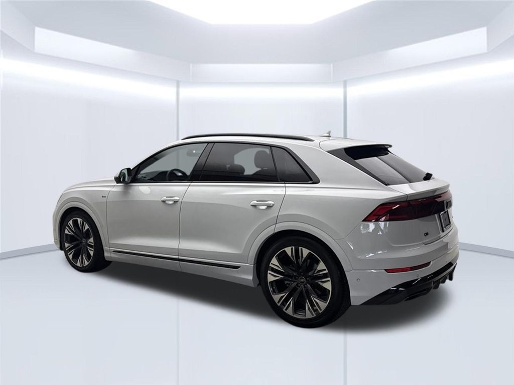 Thumbnail: 2026 Audi Q8 - 3