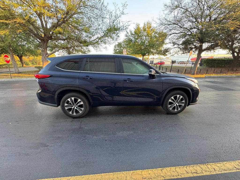 2023 Toyota Highlander XLE 6