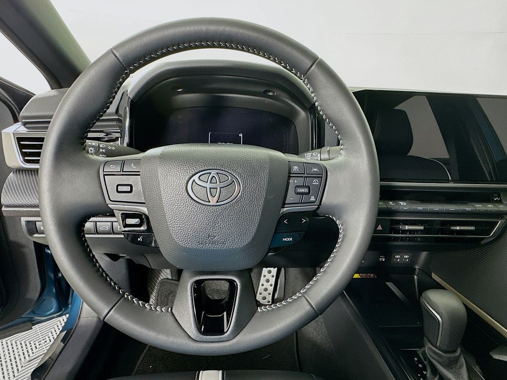 Thumbnail: 2025 Toyota Camry - 11