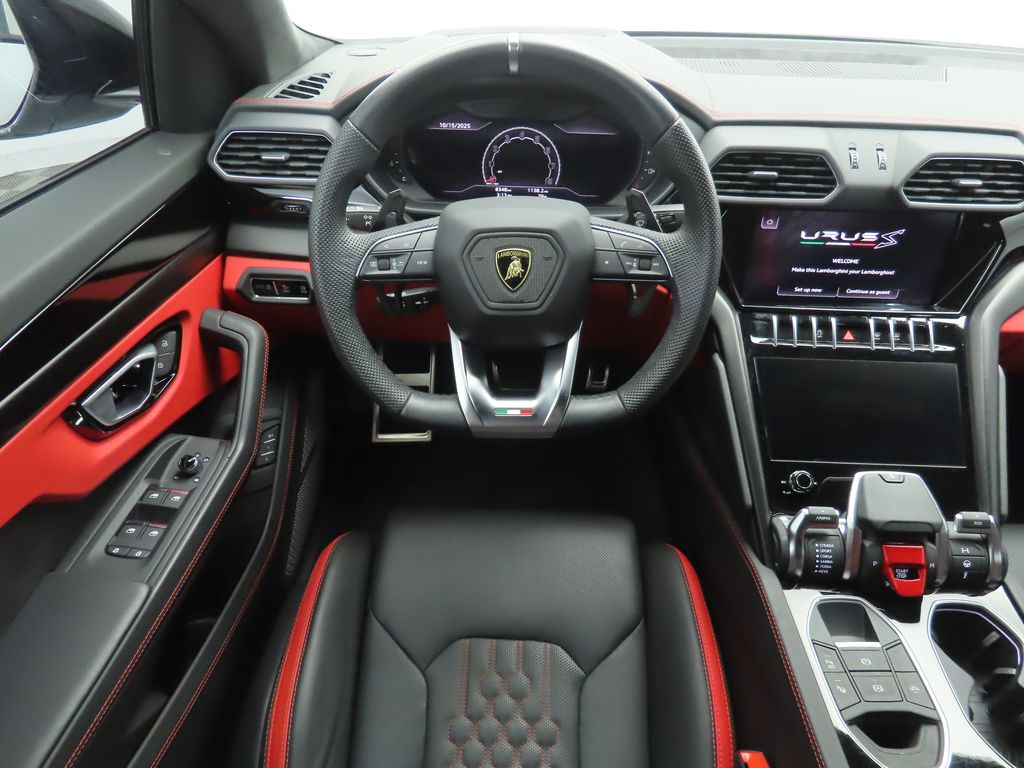Thumbnail: 2023 Lamborghini Urus - 10