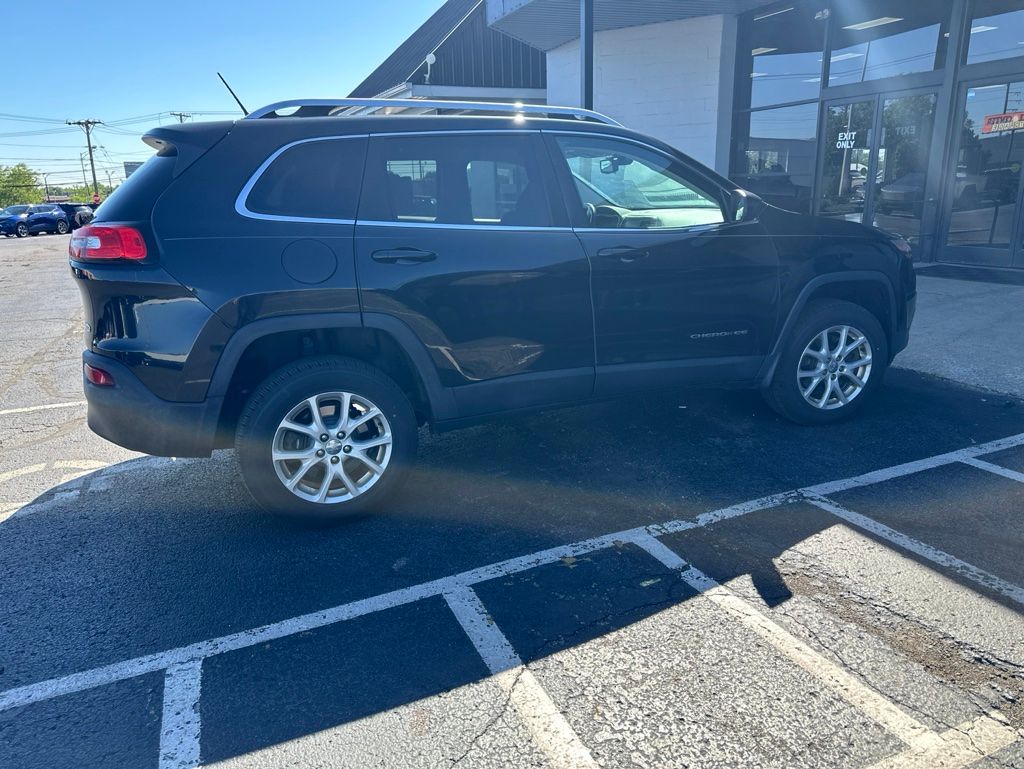View vehicle photo 6