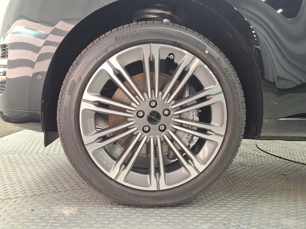 Thumbnail: 2026 Land Rover Range Rover - 5