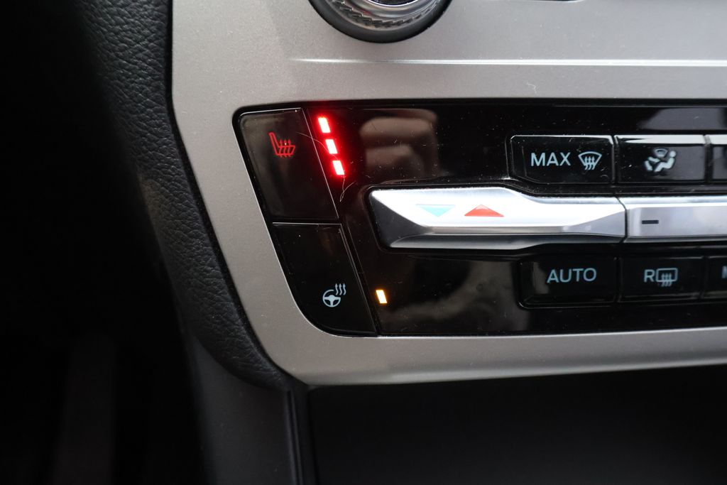 Thumbnail: 2022 Ford Explorer - 21