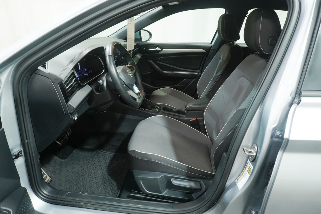 2026 Volkswagen Jetta Sport - Photo 9