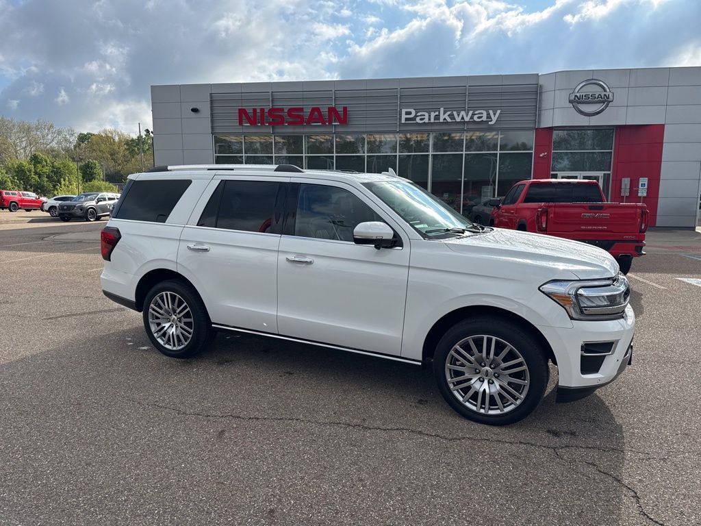 White Metallic 2023 Ford Expedition SUV / Crossover Four-Wheel Drive Automatic