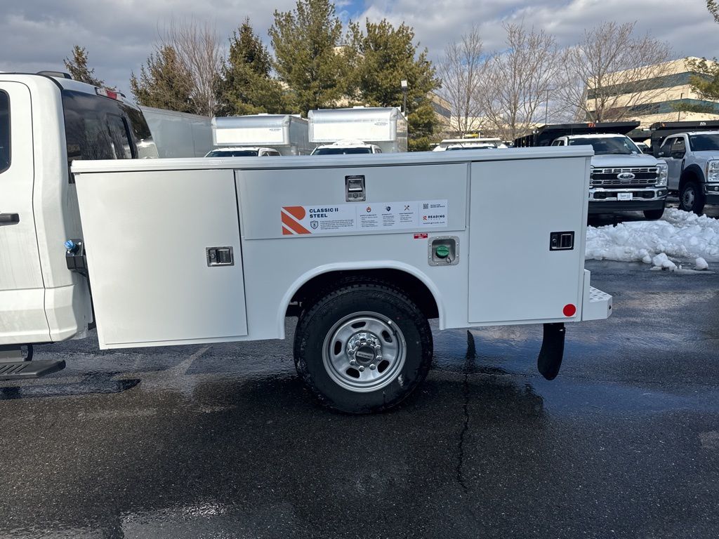 2025 Ford F-350 Chassis XL