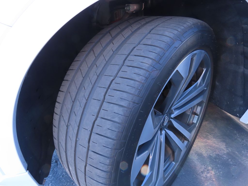 Thumbnail: 2019 Audi Q8 - 14