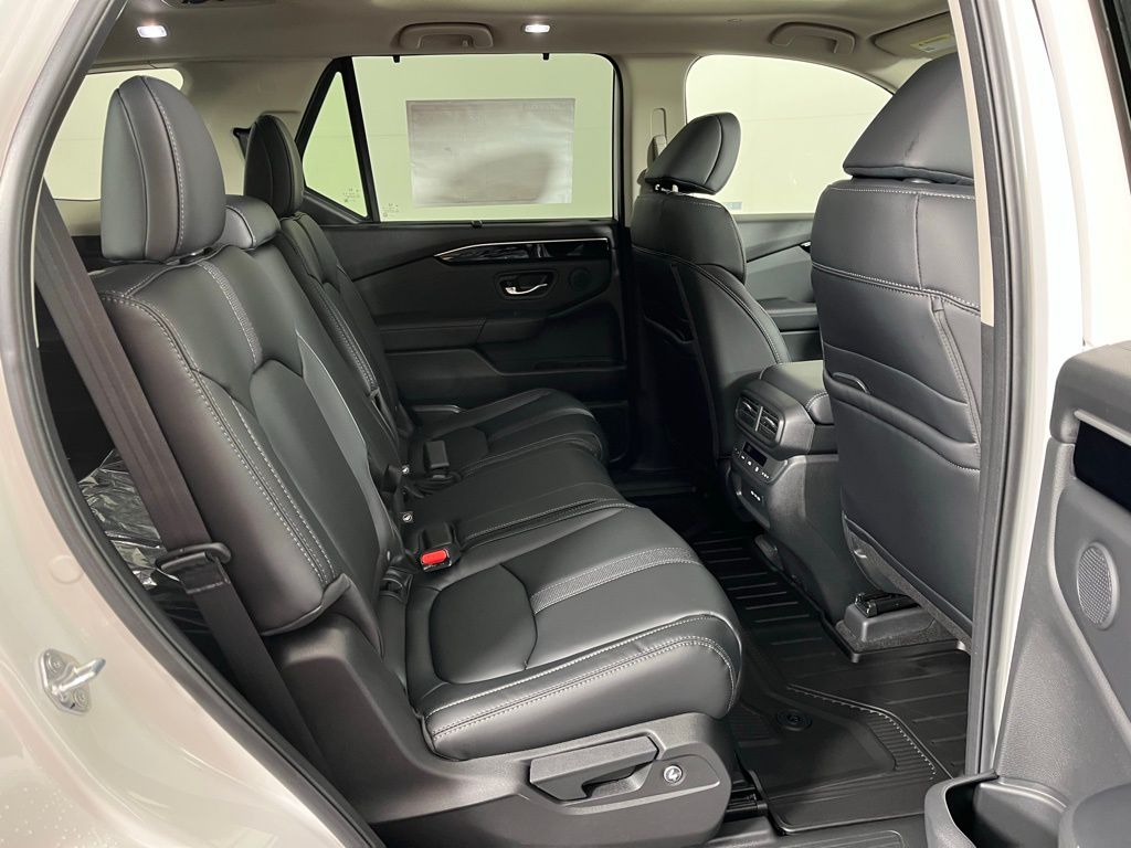 Thumbnail: 2025 Honda Pilot - 13