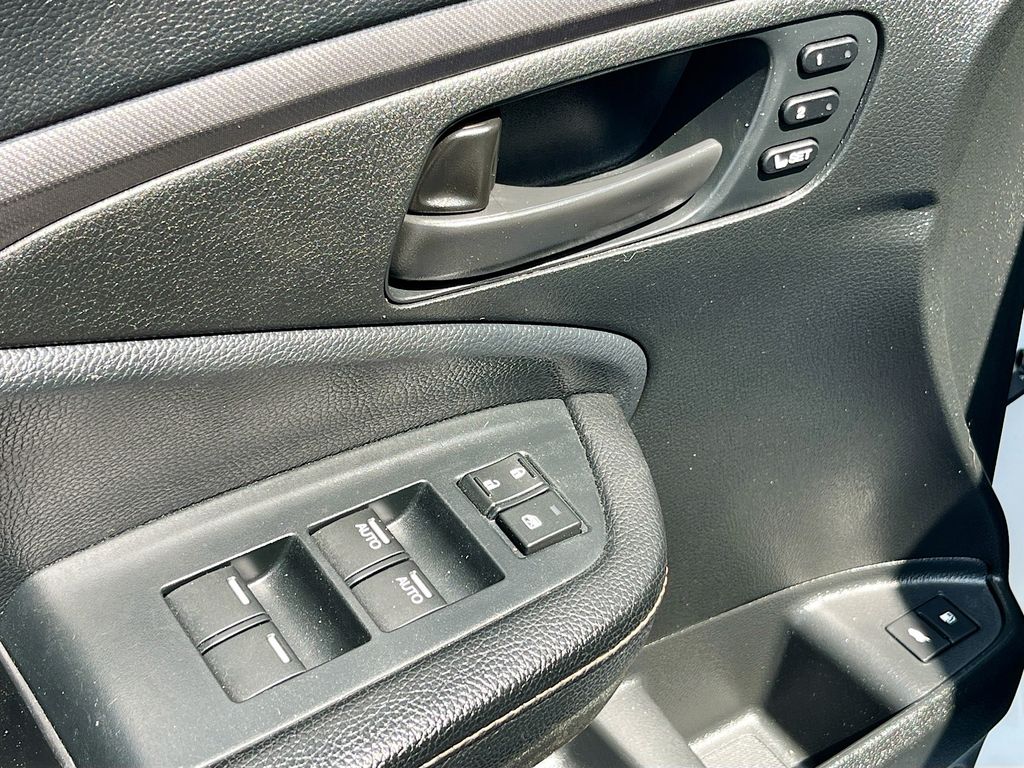 2022 Honda Pilot TrailSport White at Gullo Toyota