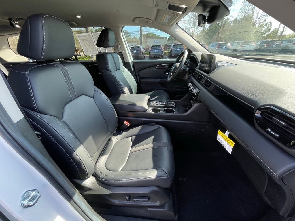 Thumbnail: 2025 Honda Pilot - 32