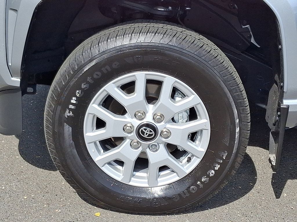 2024 Toyota Tacoma SR5 8