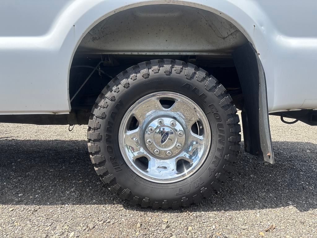 2005 Oxford White Ford Super Duty F-250 XLT 4X4 Truck