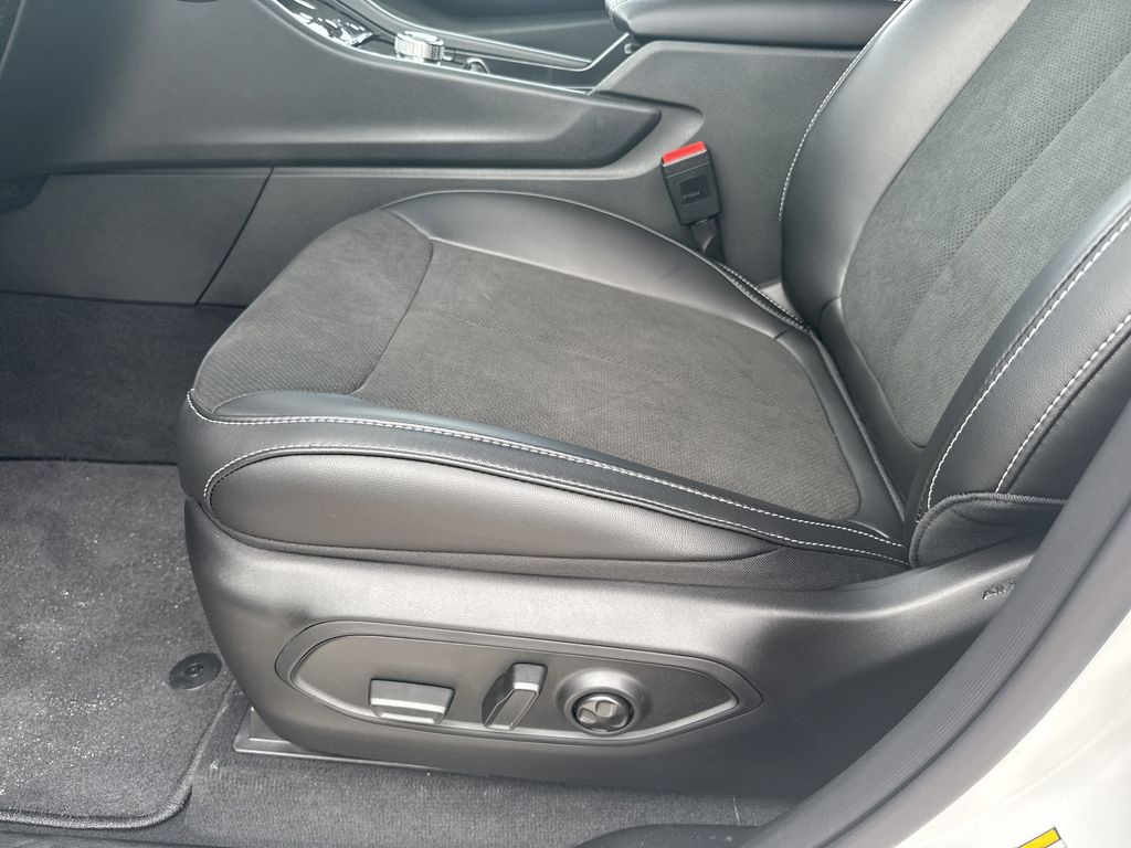 2026 Jeep Grand Cherokee Altitude White at Mac Haik CDJR North Houston