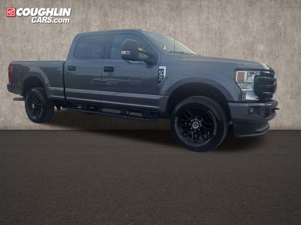 Gray Metallic 2022 Ford F-350 Super Duty XLT Crew Cab 4WD Pickup Truck Four-Wheel Drive Automatic
