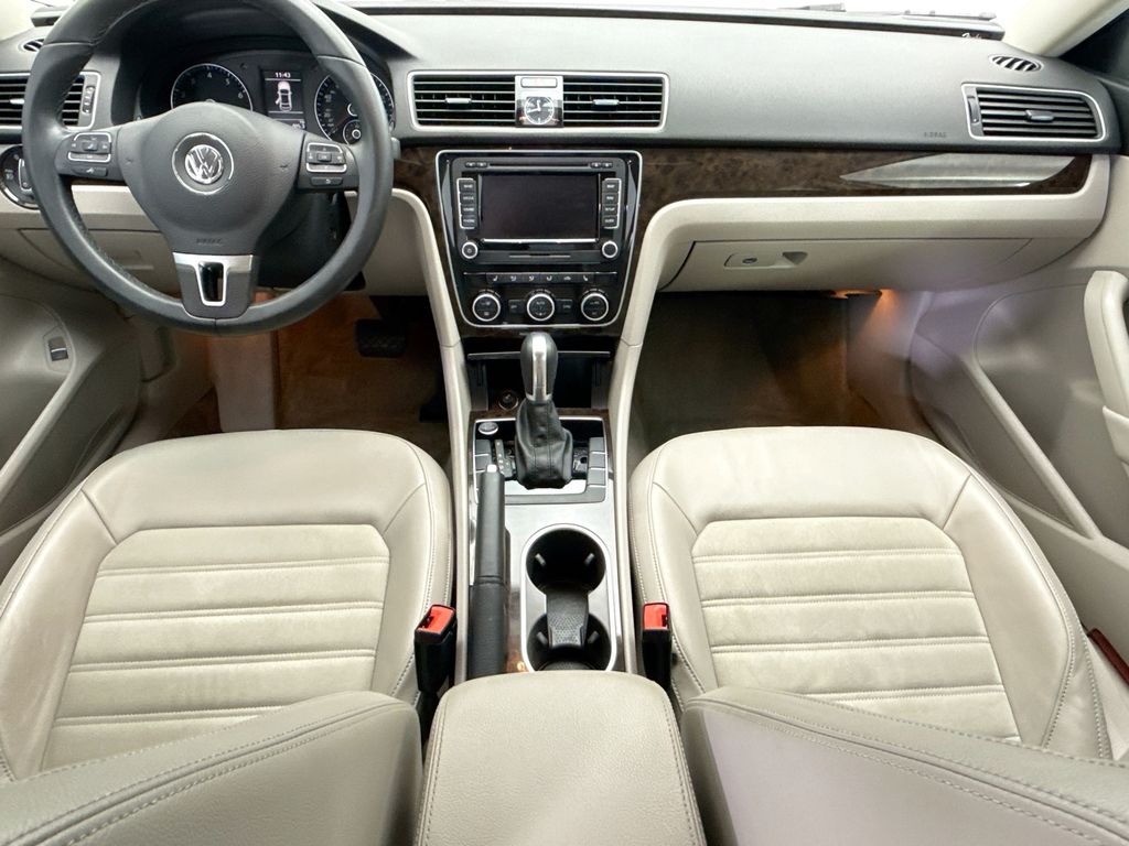 Thumbnail: 2015 Volkswagen Passat - 13