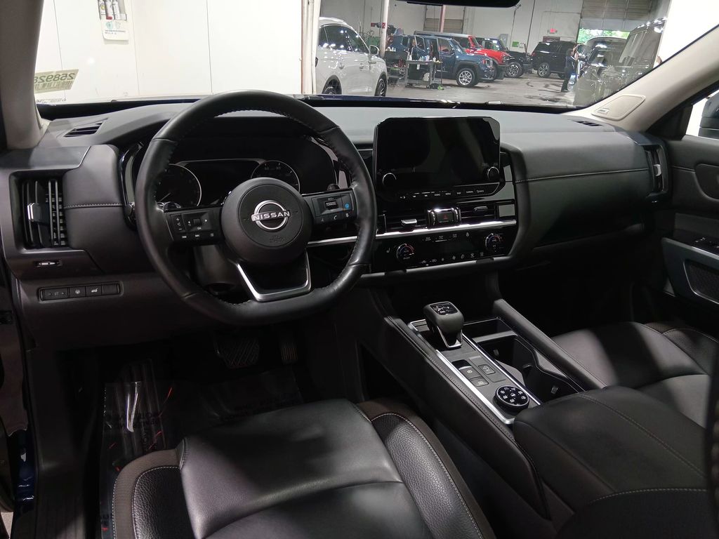 2024 Nissan Pathfinder SL 4WD