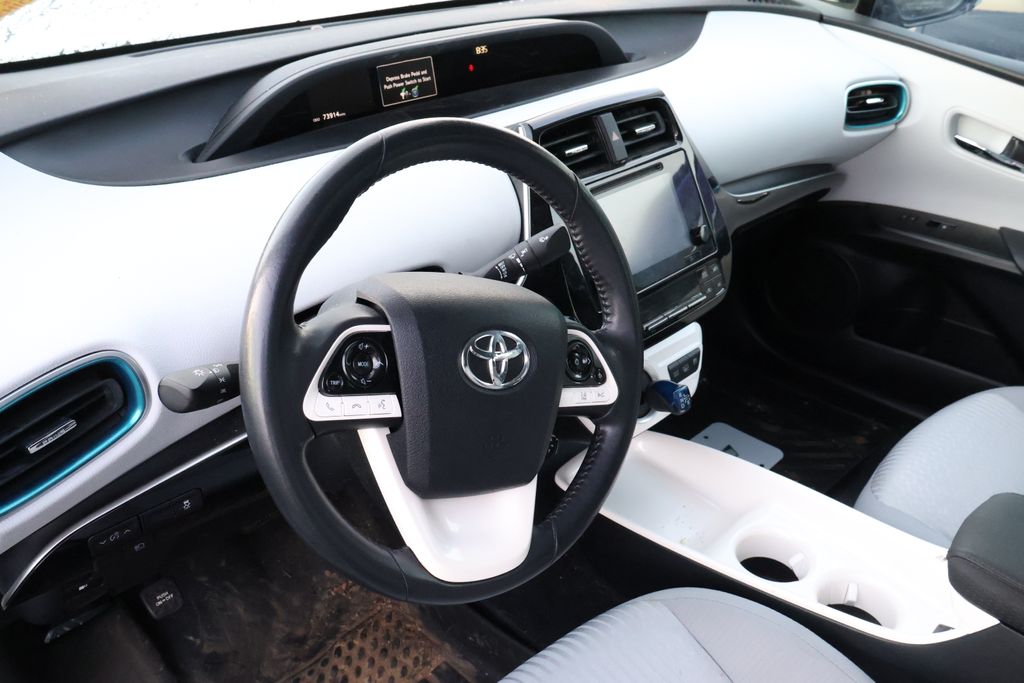 2017 Toyota Prius Prime Plus 8