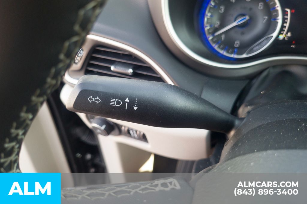 Used 2024 Black Chrysler Touring L image 15