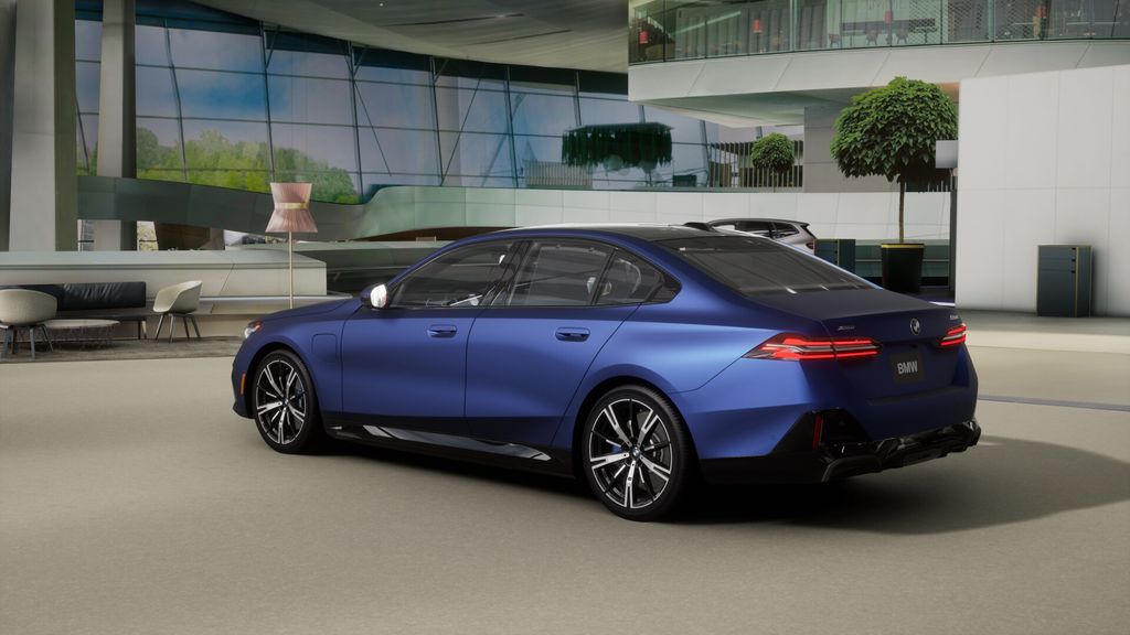 Thumbnail: 2026 BMW 5 Series - 2