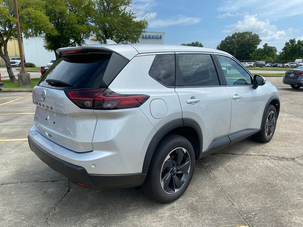 Used 2025 Silver Nissan SV image 6