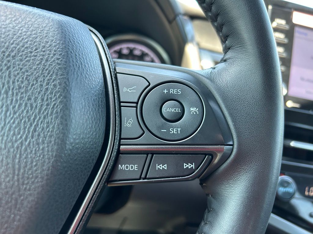2024 Toyota Camry SE 19