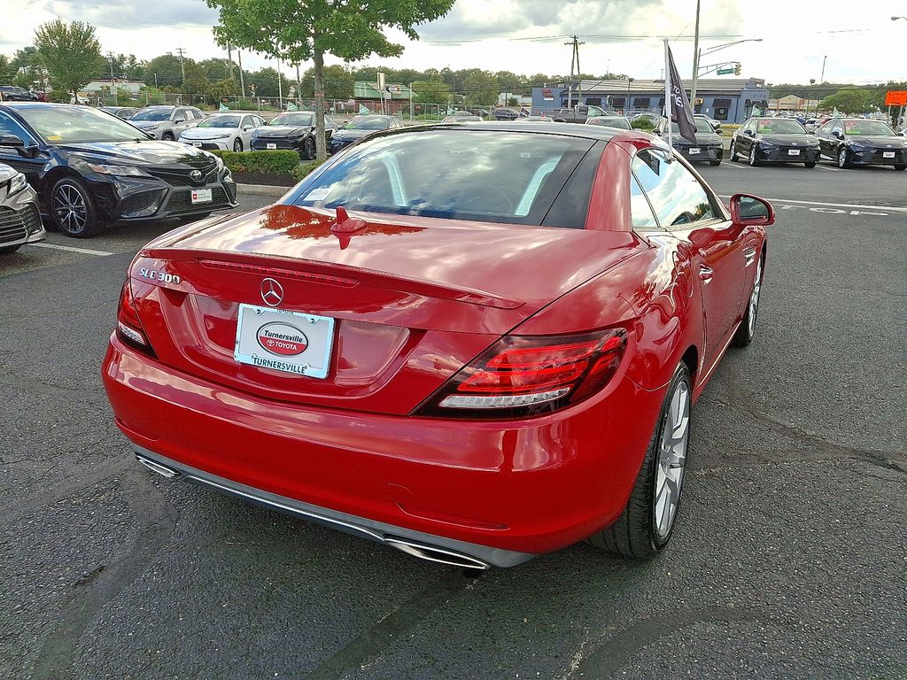 Thumbnail: 2017 Mercedes-Benz SLC - 9