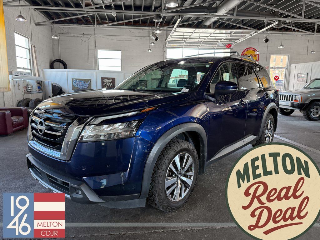 2022 Nissan Pathfinder SL 4WD