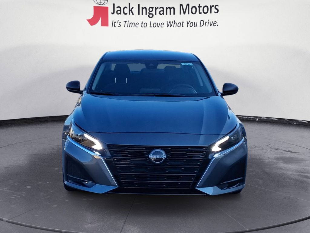 used 2025 Nissan Altima car