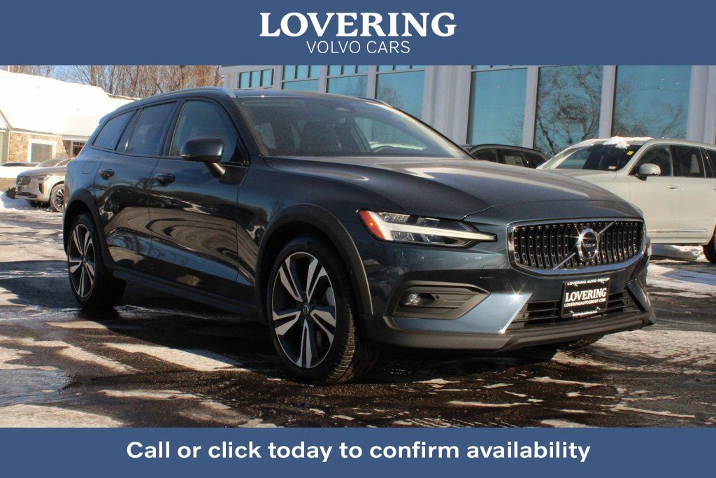 2024 Volvo V60 Cross Country B5 Plus AWD