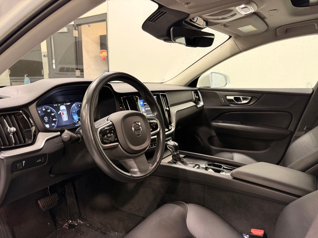 Thumbnail: 2022 Volvo S60 - 11