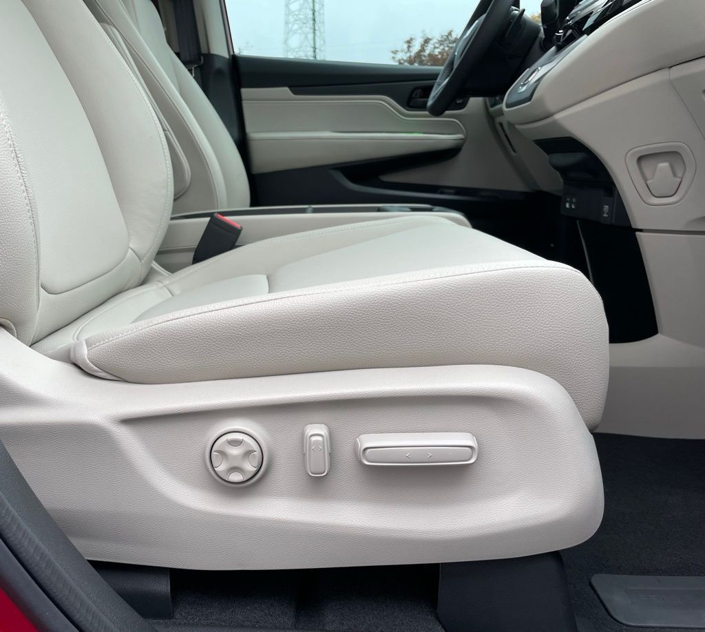 Thumbnail: 2026 Honda Odyssey - 32