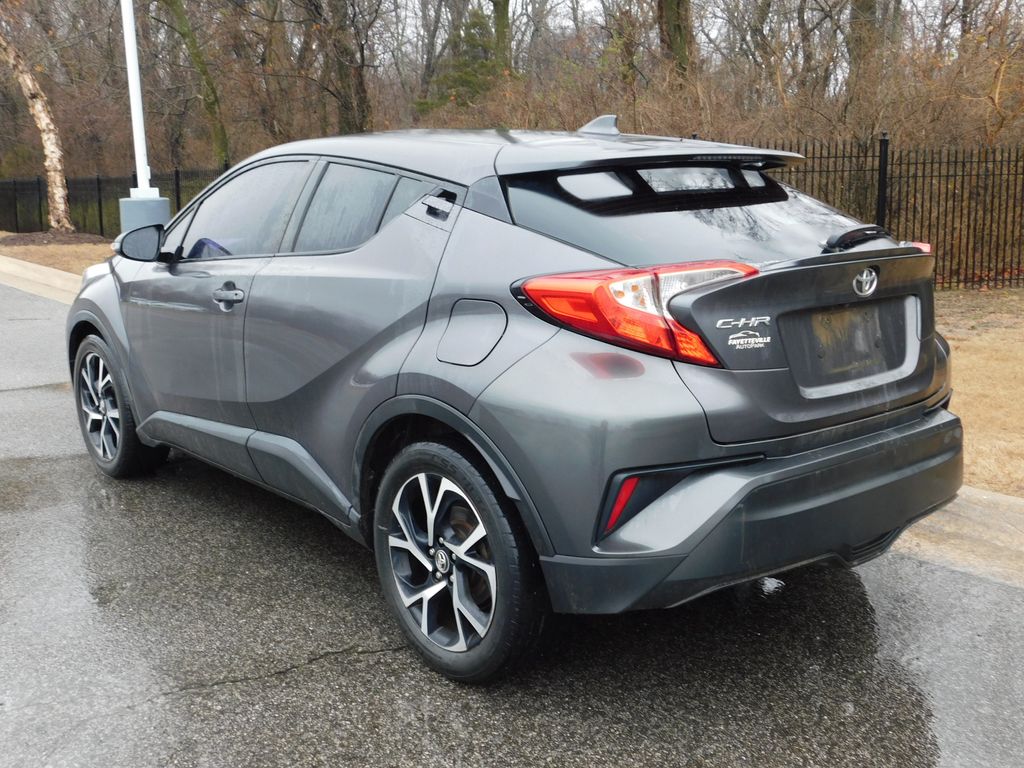 2018 Toyota C-HR XLE 9