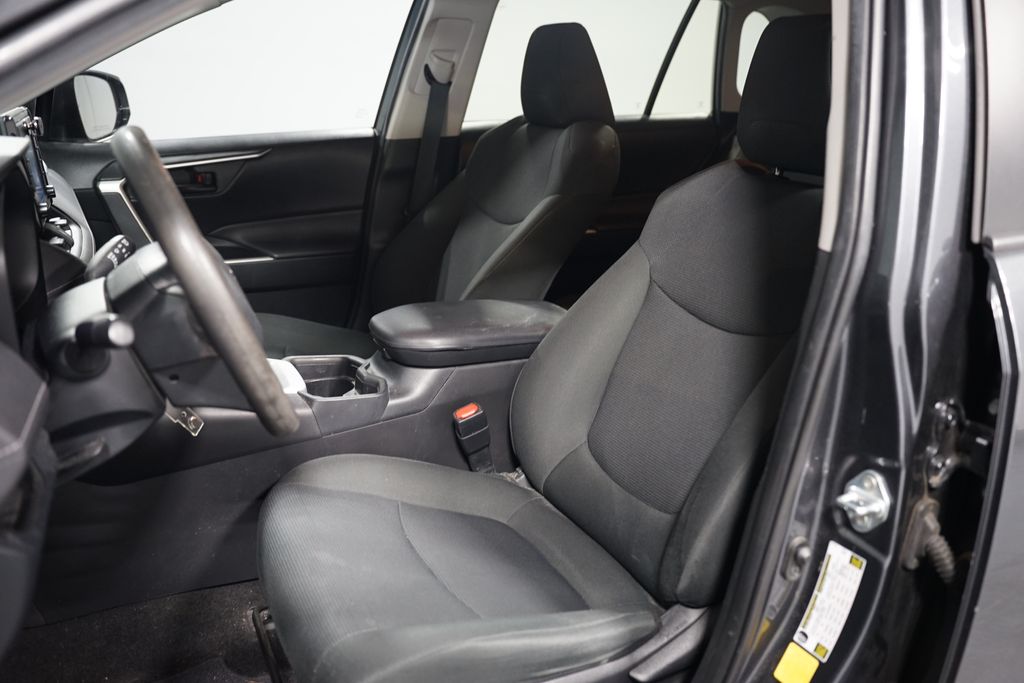 Thumbnail: 2020 Toyota RAV4 - 6