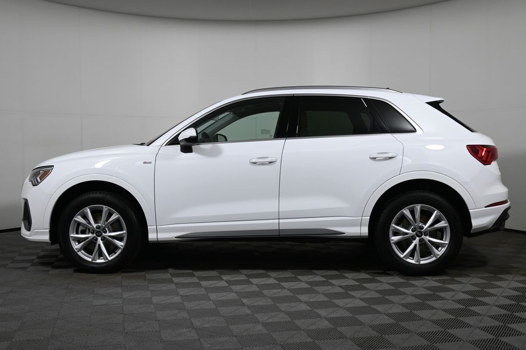 Thumbnail: 2025 Audi Q3 - 2