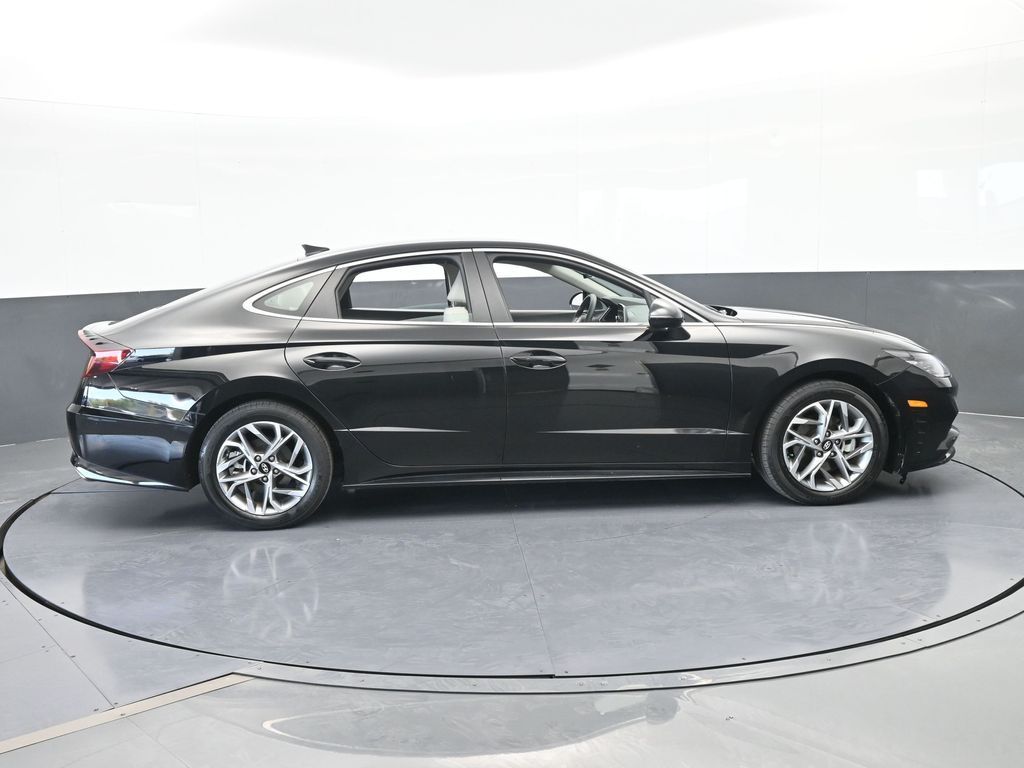 Used 2023 Onyx Black Hyundai SEL image 7