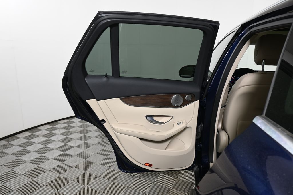 Thumbnail: 2021 Mercedes-Benz GLC - 32