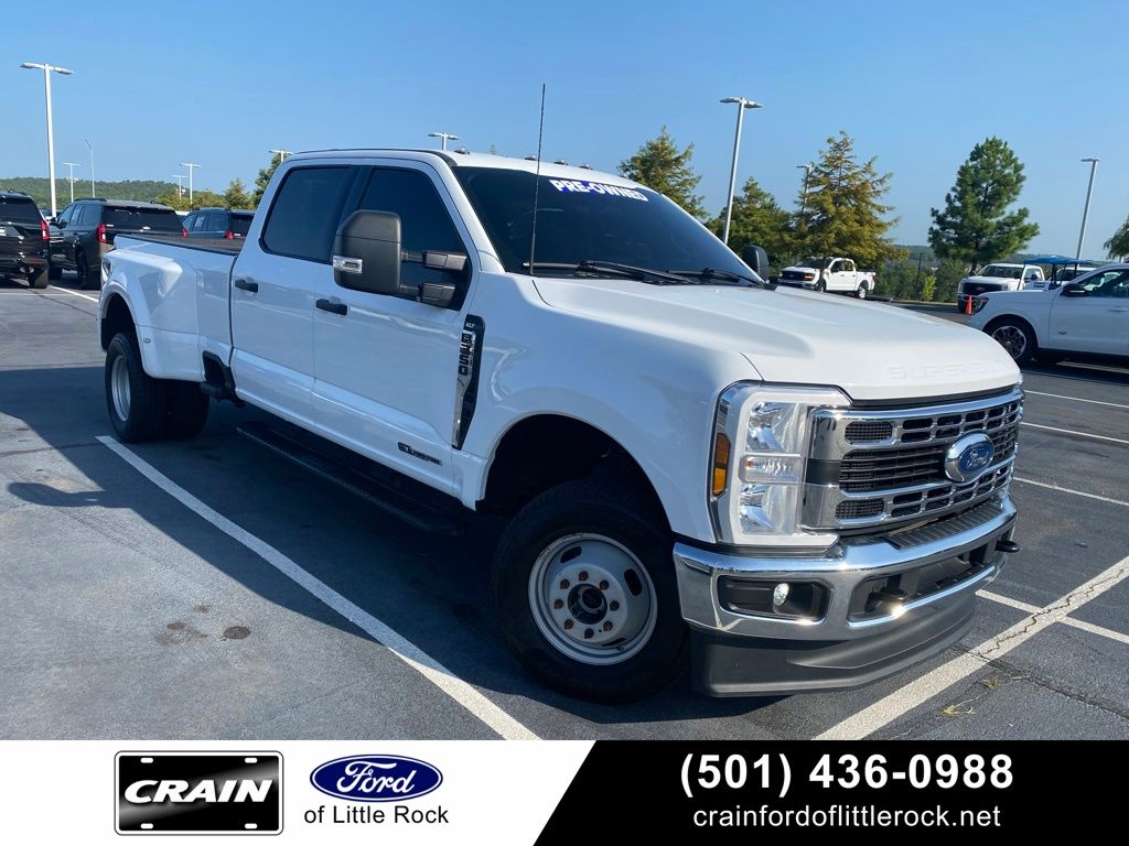 Oxford White 2024 Ford F-350 Super Duty Pickup Truck Four-Wheel Drive Automatic