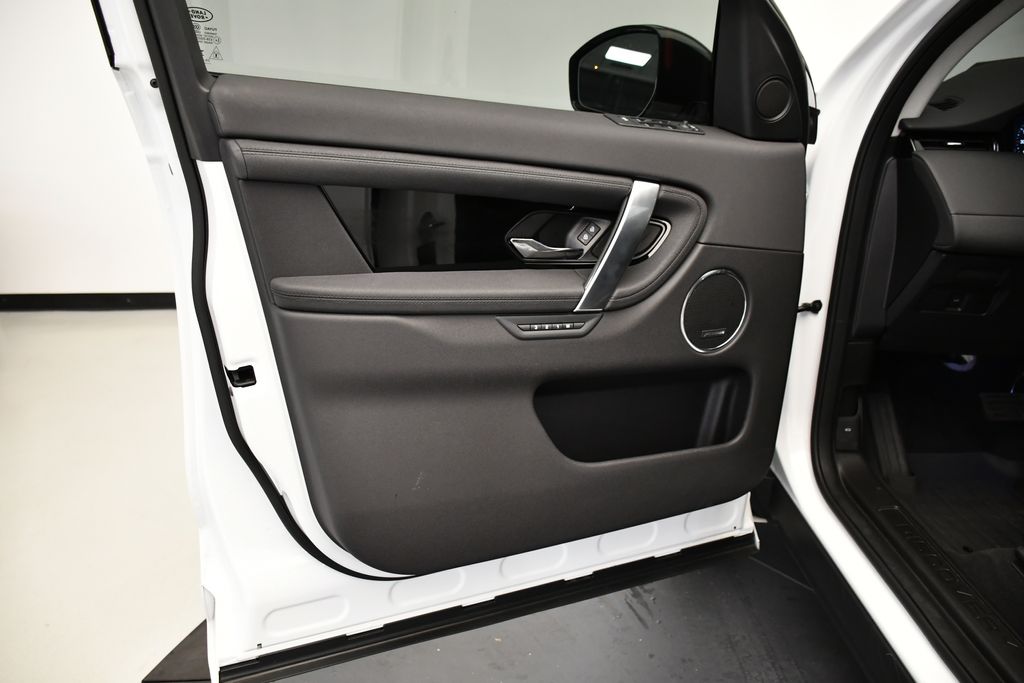 Thumbnail: 2025 Land Rover Discovery Sport - 29