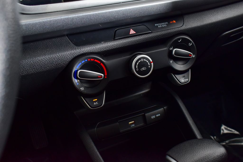 Thumbnail: 2023 Kia Rio - 20