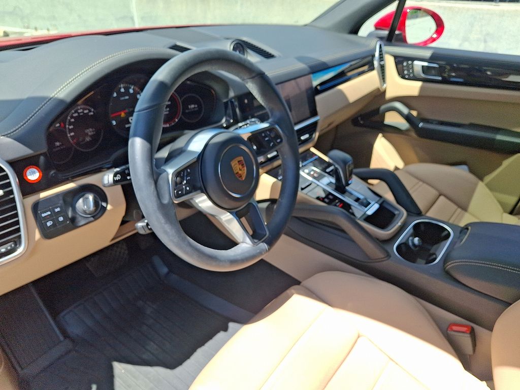 Thumbnail: 2022 Porsche Cayenne - 4