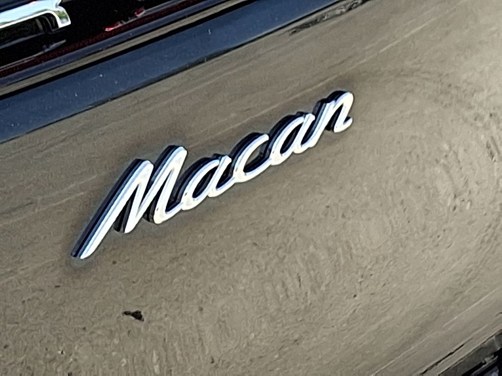 Thumbnail: 2026 Porsche Macan - 27