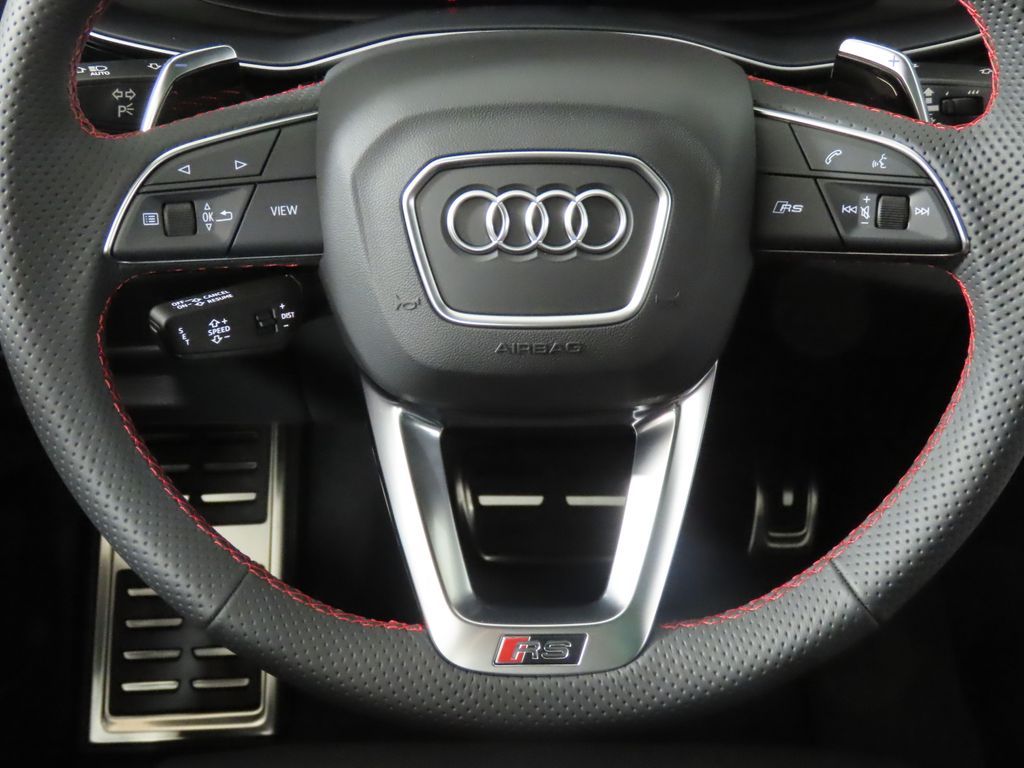 Thumbnail: 2026 Audi RS Q8 - 14
